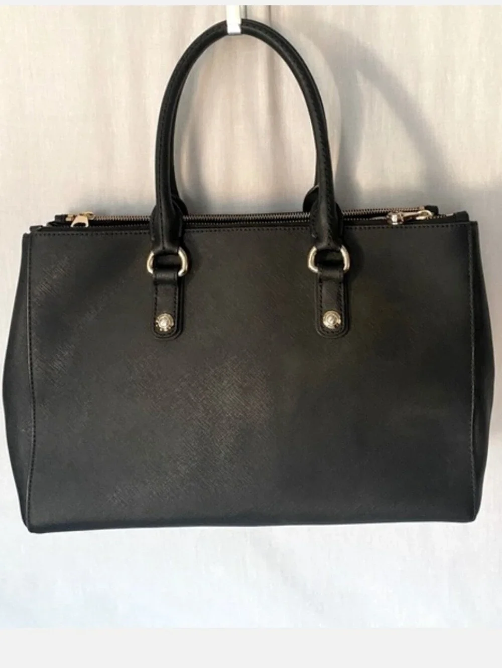 EUC Henri Bendel 3 section satchel